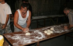 On pétri et met en boules ...