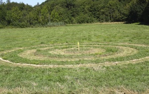 L'extérieur marqué avec un trait de copeaux de bois