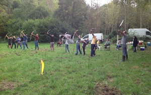 Les choses sérieuses commencent après la pause déjeuner. 
Tout le monde en ligne pour la première volée comptée de notre concours...