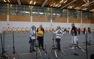 Guy en pleine conversation avec les filles : c'est normal ça ? 
Un petit coucou à Anne-Marie au passage !