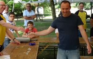 L'heure de la remise des flèches de progression passées dans cette saison et des récompenses de la journée, en présence de notre maire et son adjoint.